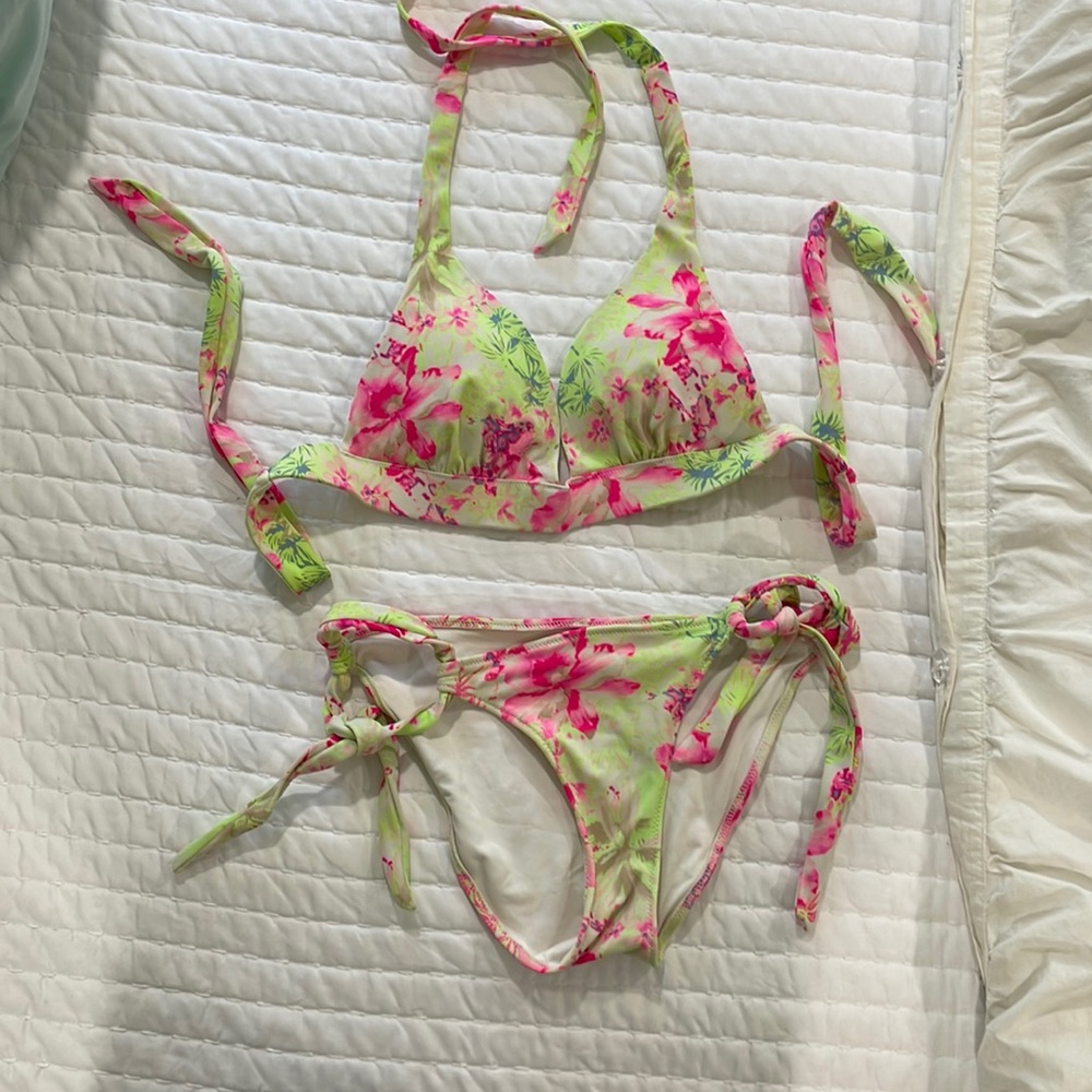 Victoria’s Secret XS swimsuit